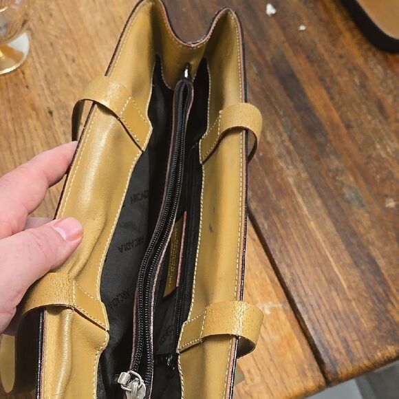 Elegant Black and Tan Tote Bag - Picture 7 of 7